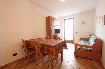 Италия Byt Varena, Экстерьер