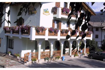 Италия Hotel Cembra, Екстериор