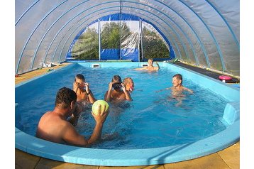 Ungarn Privát Lipót, Eksteriør