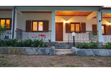 Grecia Byt Vourvourou, Exterior