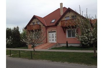 Ungarn Byt Hegykő, Exterieur