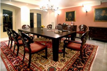 Словенiя Hotel Ptuj, Екстер'єр