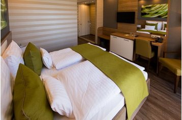 Węgry Hotel Debreczyn / Debrecen, Zewnątrz