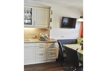 Austria Byt Mariapfarr, Exterior