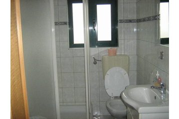 Chorvatsko Privát Lozovac, Exteriér