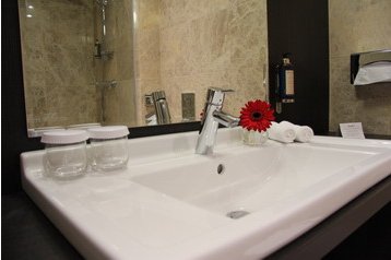 Словакия Hotel Michalovce, Екстериор