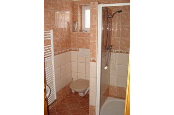 Cehia Penzión Hlohovec, Exteriorul