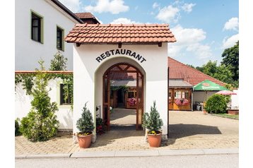 Чехия Hotel Mojné, Экстерьер