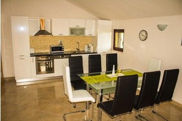 Horvaatia Privát Kaštela, Eksterjöör