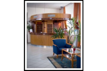 Угорщина Hotel Dunaújváros, Екстер'єр