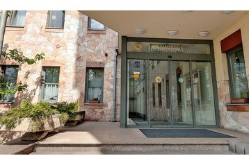 Hungrie Hotel Dunaújváros, Extérieur