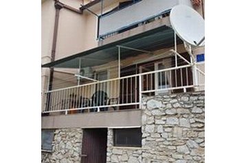 Chorwacja Byt Viskovići, Zewnątrz