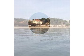 Croazia Byt Sutivan, Esterno