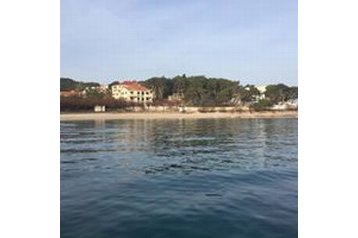 Croazia Byt Sutivan, Esterno