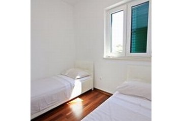 Croazia Byt Sutivan, Esterno