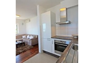 Croazia Byt Sutivan, Esterno