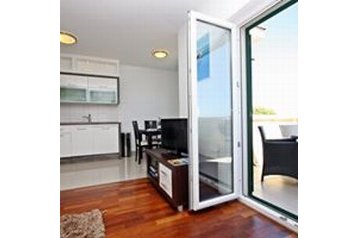 Croazia Byt Sutivan, Esterno