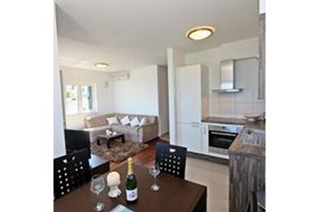 Croazia Byt Sutivan, Esterno