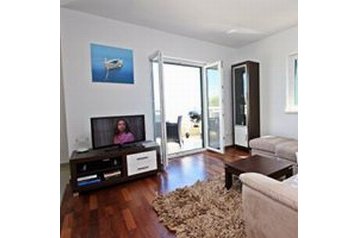 Croazia Byt Sutivan, Esterno