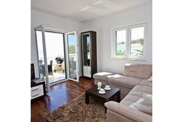 Croazia Byt Sutivan, Esterno