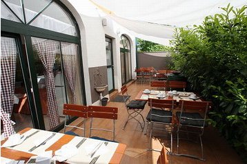 Austria Penzión Frauenkirchen, Zewnątrz