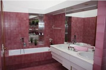 Italia Penzión Jesi, Exteriorul