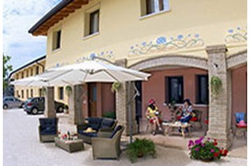 Italija Penzión Pocenia, Eksterijer