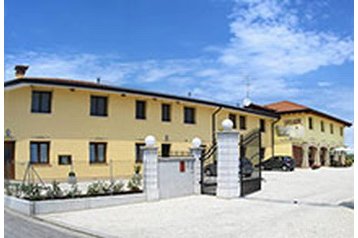 Italija Penzión Pocenia, Eksterijer