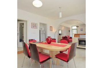 Kroatia Privát Potirna, Eksteriør