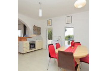 Kroatia Privát Potirna, Eksteriør