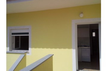 Horvaatia Byt Pirovac, Eksterjöör