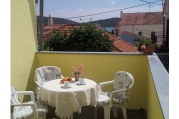 Horvaatia Byt Pirovac, Eksterjöör