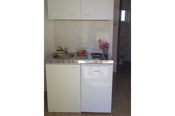 Chorwacja Byt Pirovac, Zewnątrz