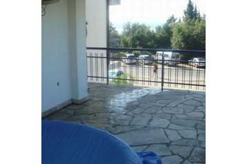 Melnkalne Byt Baošići, Eksterjers