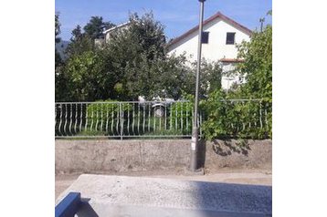 Melnkalne Byt Baošići, Eksterjers