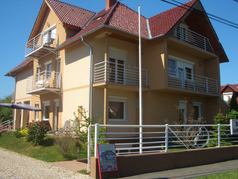 Ģimenes viesu māja Bük 12