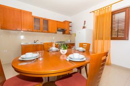 Сімейний пансіонат Biograd na Moru 1
