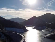 barajul si lacul dragan