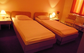 Hotel Debreţin / Debrecen 1